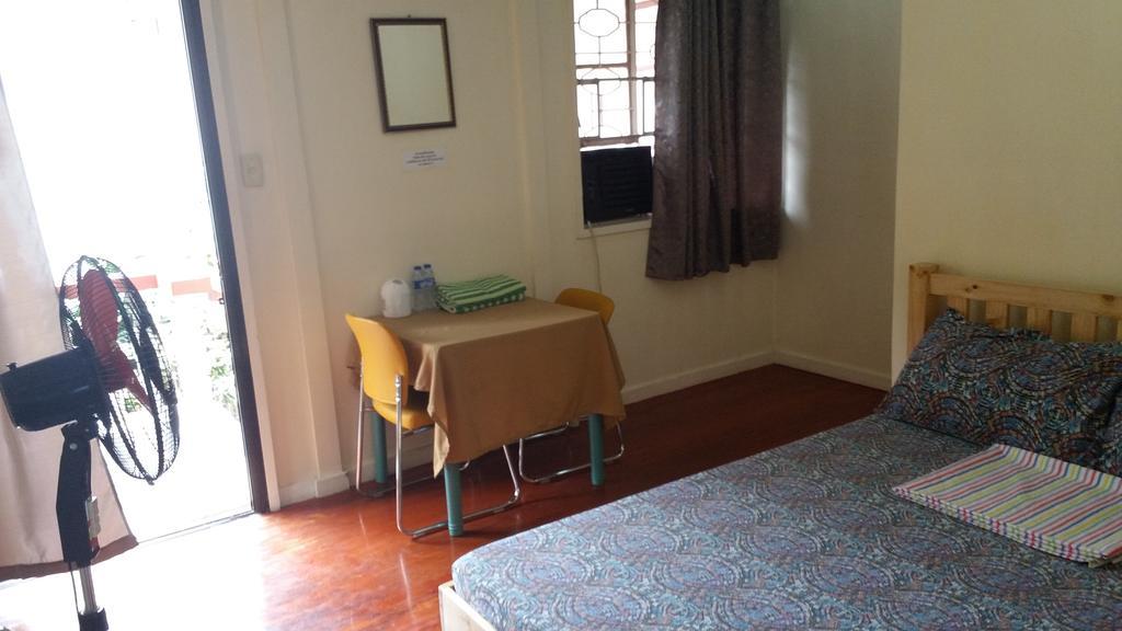 Christopher B&B And Apartments (Adults Only) Paranaque City Dış mekan fotoğraf